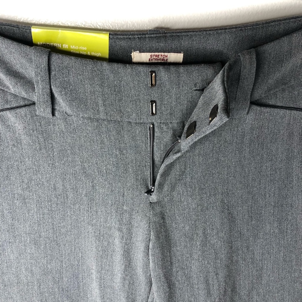 Size 2 Merona Modern Fit Mid Rise BootCut Slim Hip & Thigh Slacks Trousers - Picture 4 of 6